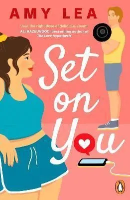 Azonnal elérhető Set On You (The Influencer, Book 1)